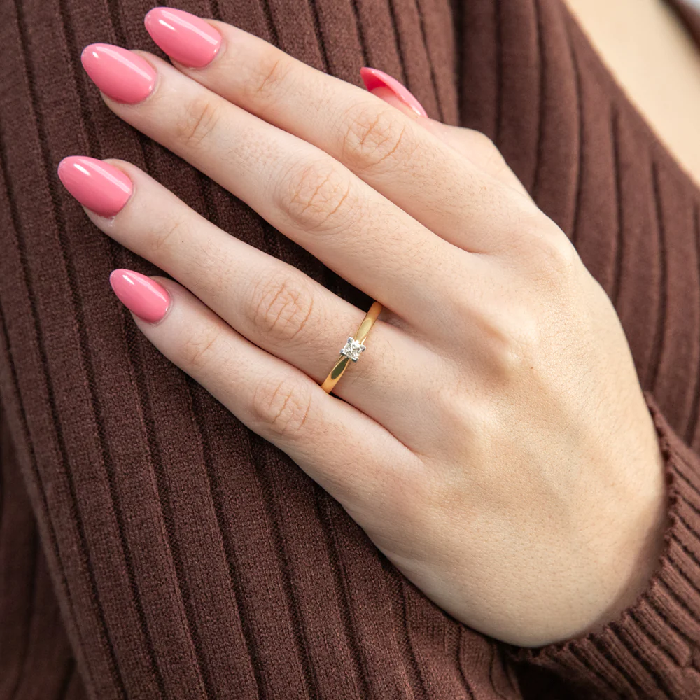 18ct Yellow Gold Solitaire Ring With 0.2 Carat Diamond - Image 3
