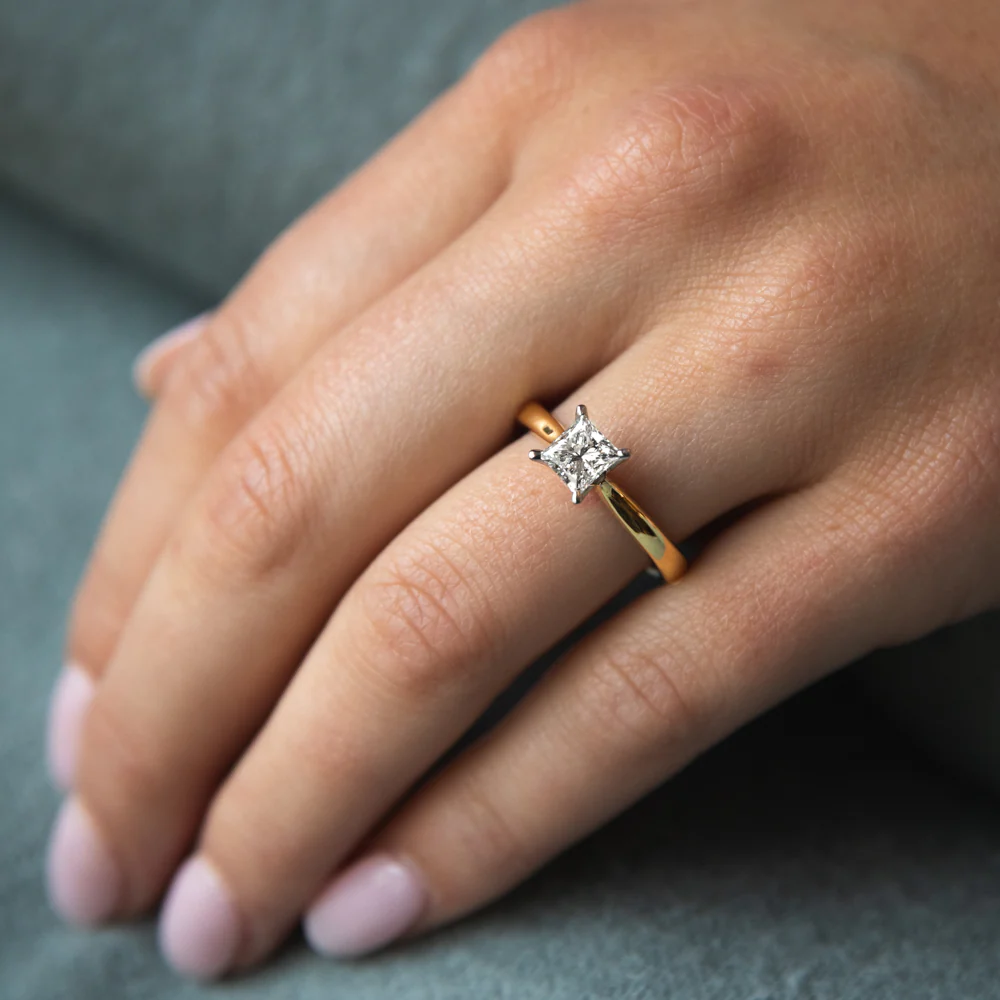 18ct Yellow Gold Solitaire Ring With 1 Carat Certified Diamond - Image 3