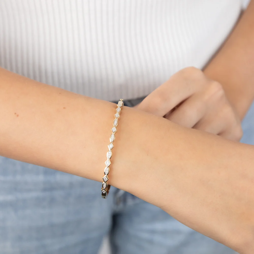 19 Diamonds Fancy Bangle in Gold Plated Silver - Image 2
