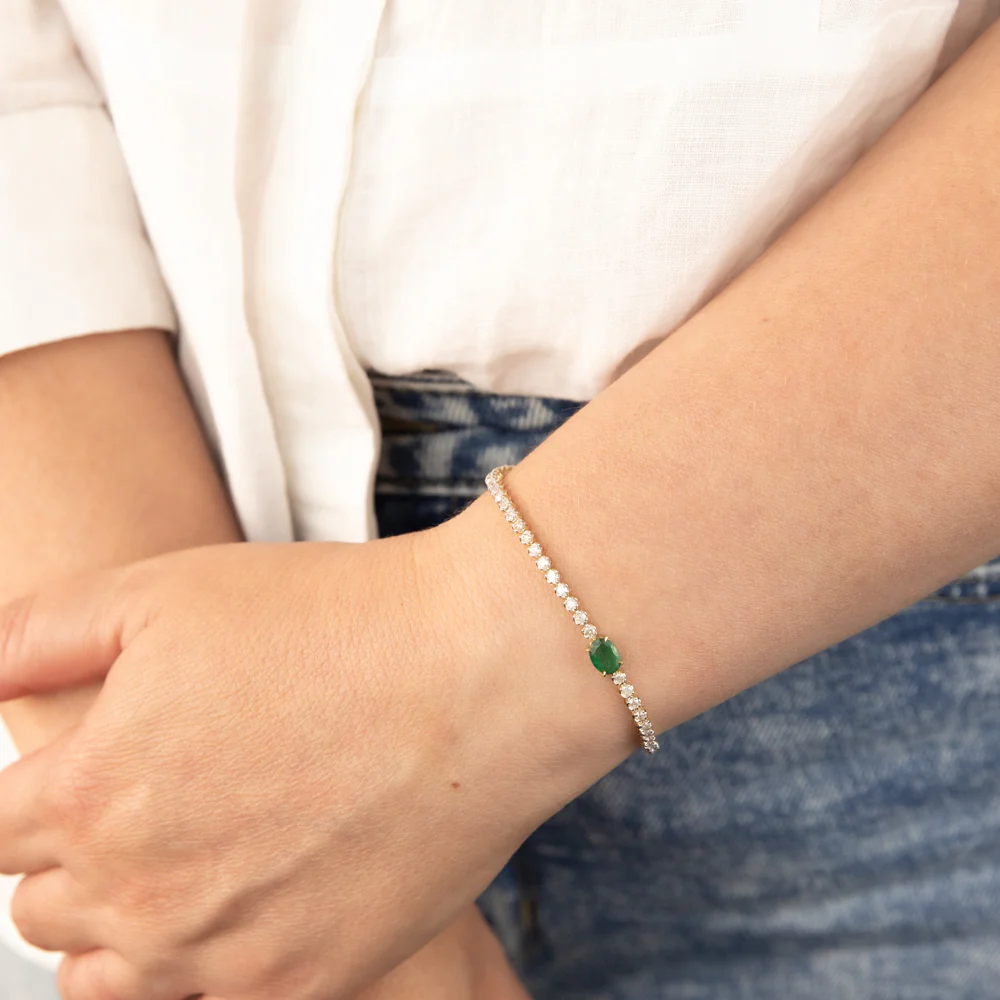 2 Carat Natural Diamonds Bracelet with .70CT Natural Emerald in 9ct Yellow Gold - Image 3