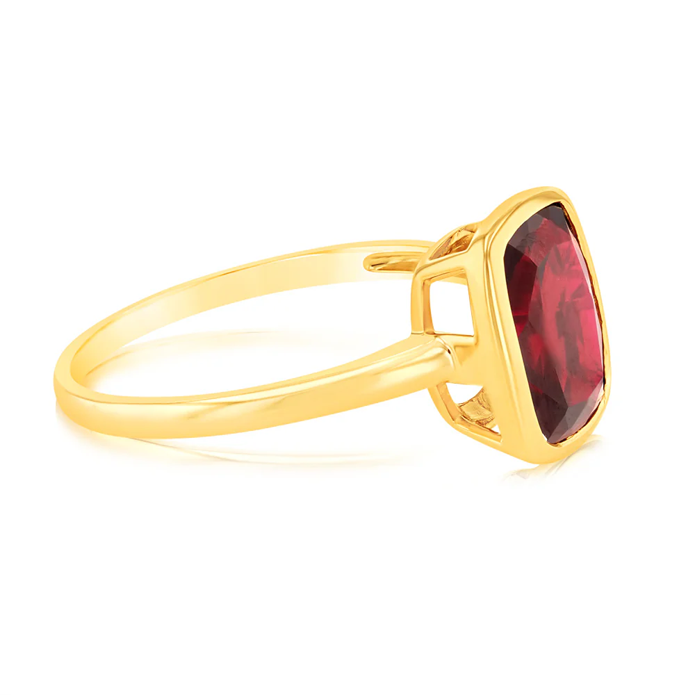 4.50 Carat Created Ruby Bezel Set Ring in 9ct Yellow Gold - Image 2