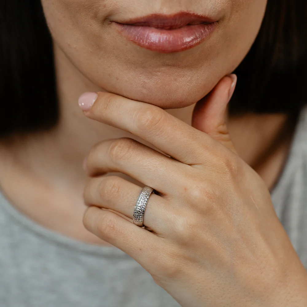 5mm Dicut Pine Band Ring in 9ct White Gold - Image 2