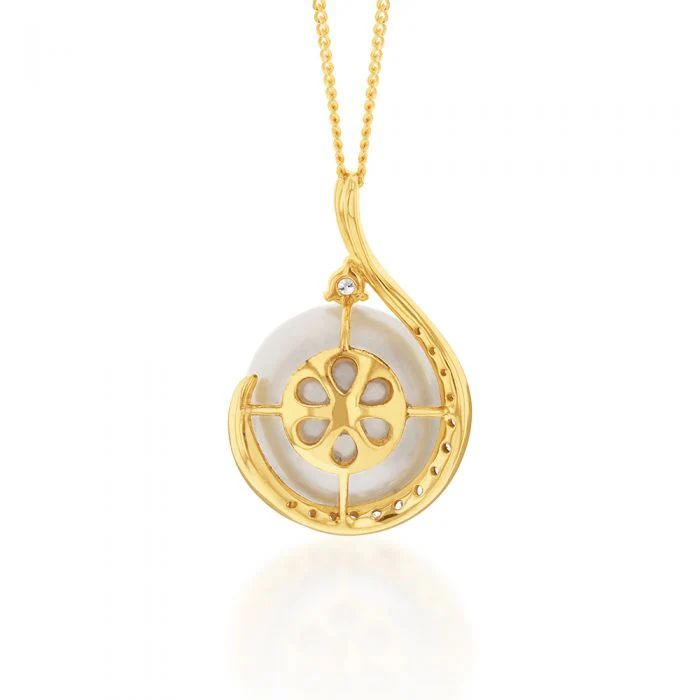 9ct 13-15mm White South Sea Pearl and Diamond Pendant on 45cm Chain - Image 2