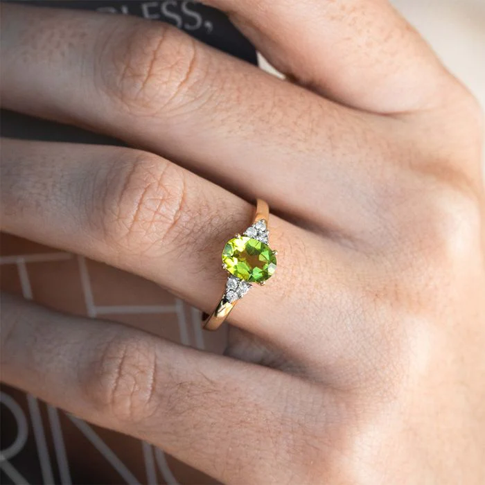 9ct Alluring Yellow Gold Diamond + Peridot Ring - Image 2