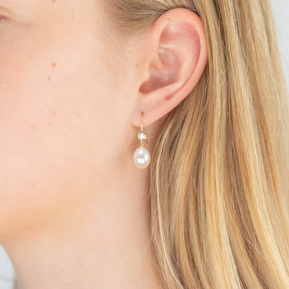 9ct Alluring Yellow Gold Freshwater Pearl and Cubic Zirconia Drop Earrings - Image 4