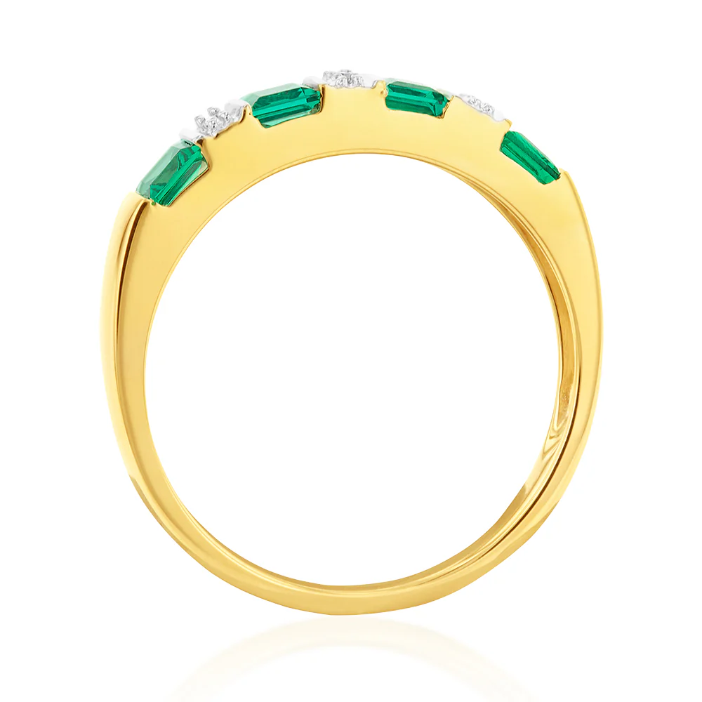 9ct Created Emerald and Diamond Ring - Image 2