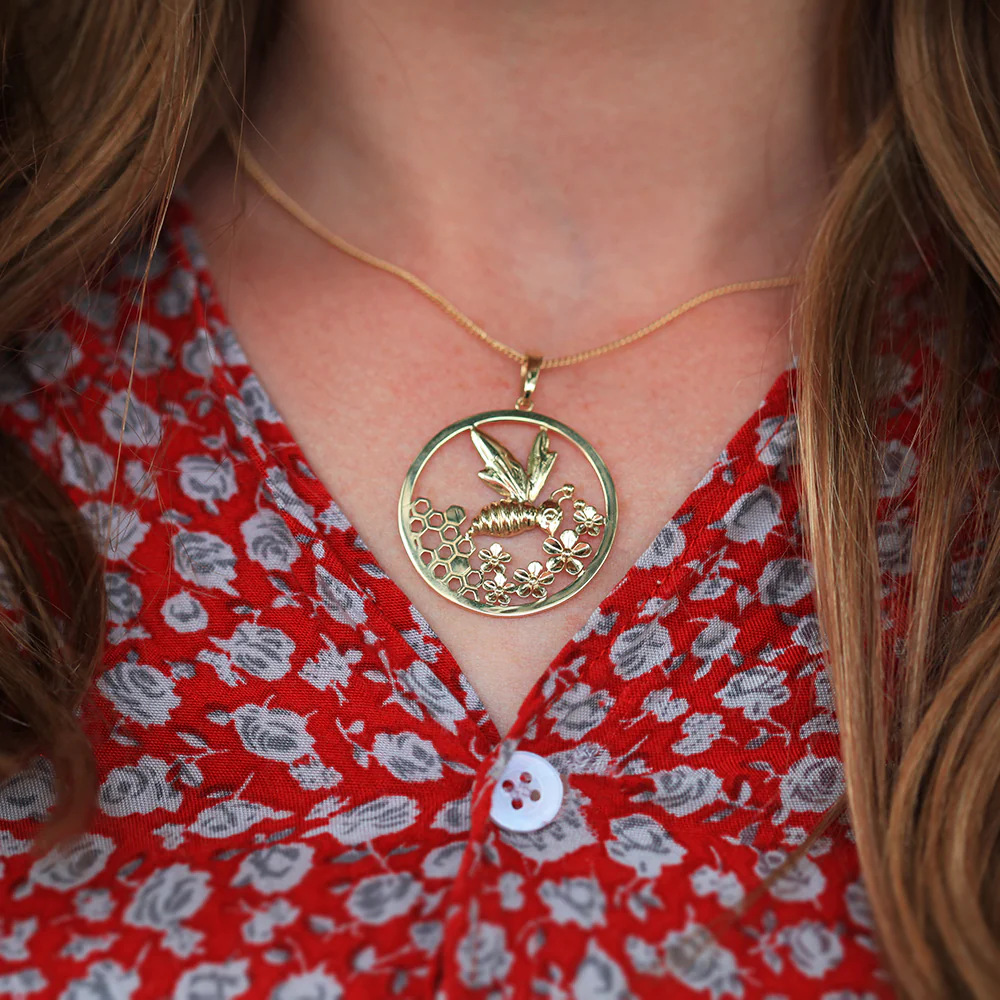 9ct Gold Bee Hoop Pendant - Image 3