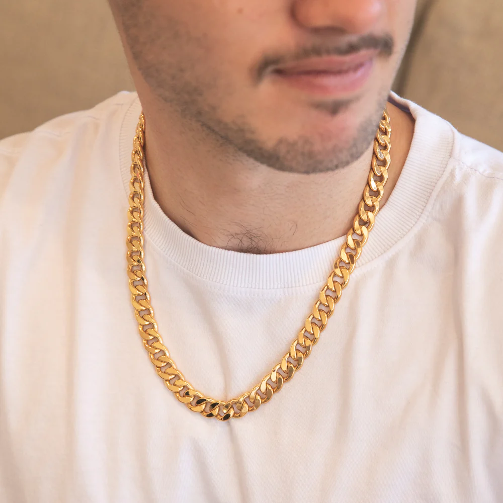 9ct Magnificent Yellow Gold Copper Filled Curb Chain - Image 4
