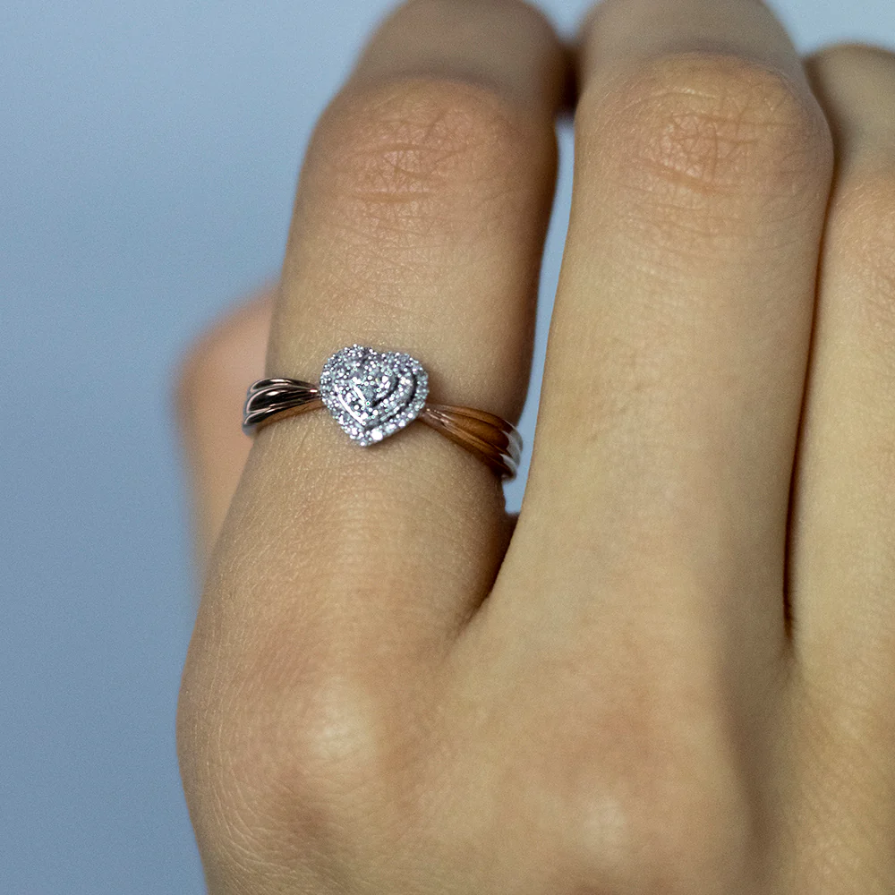 9ct Rose Gold 0.10 Carat Heart Shape Diamond Ring with 39 Brilliant Cut Diamonds - Image 3