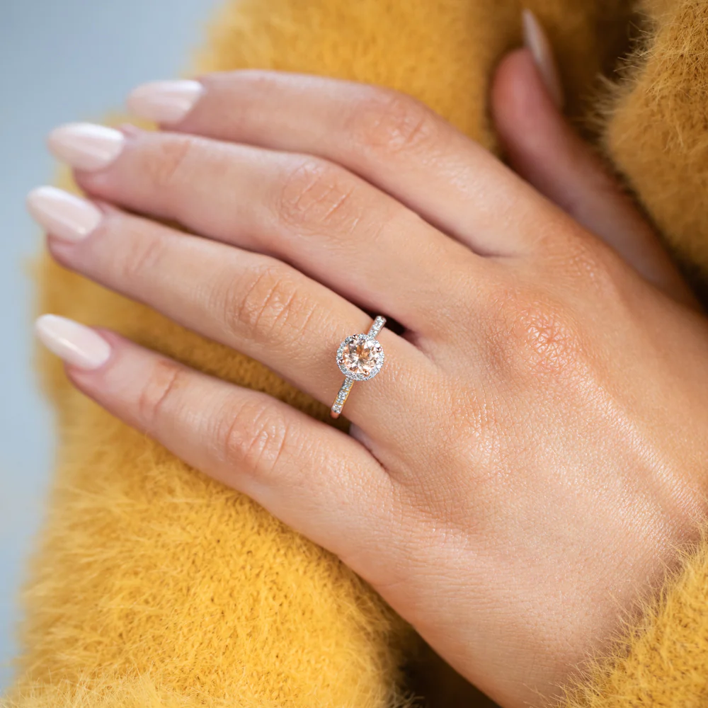 9ct Rose Gold 0.8ct Morganite and 0.10 Carat Diamond Halo Ring - Image 3