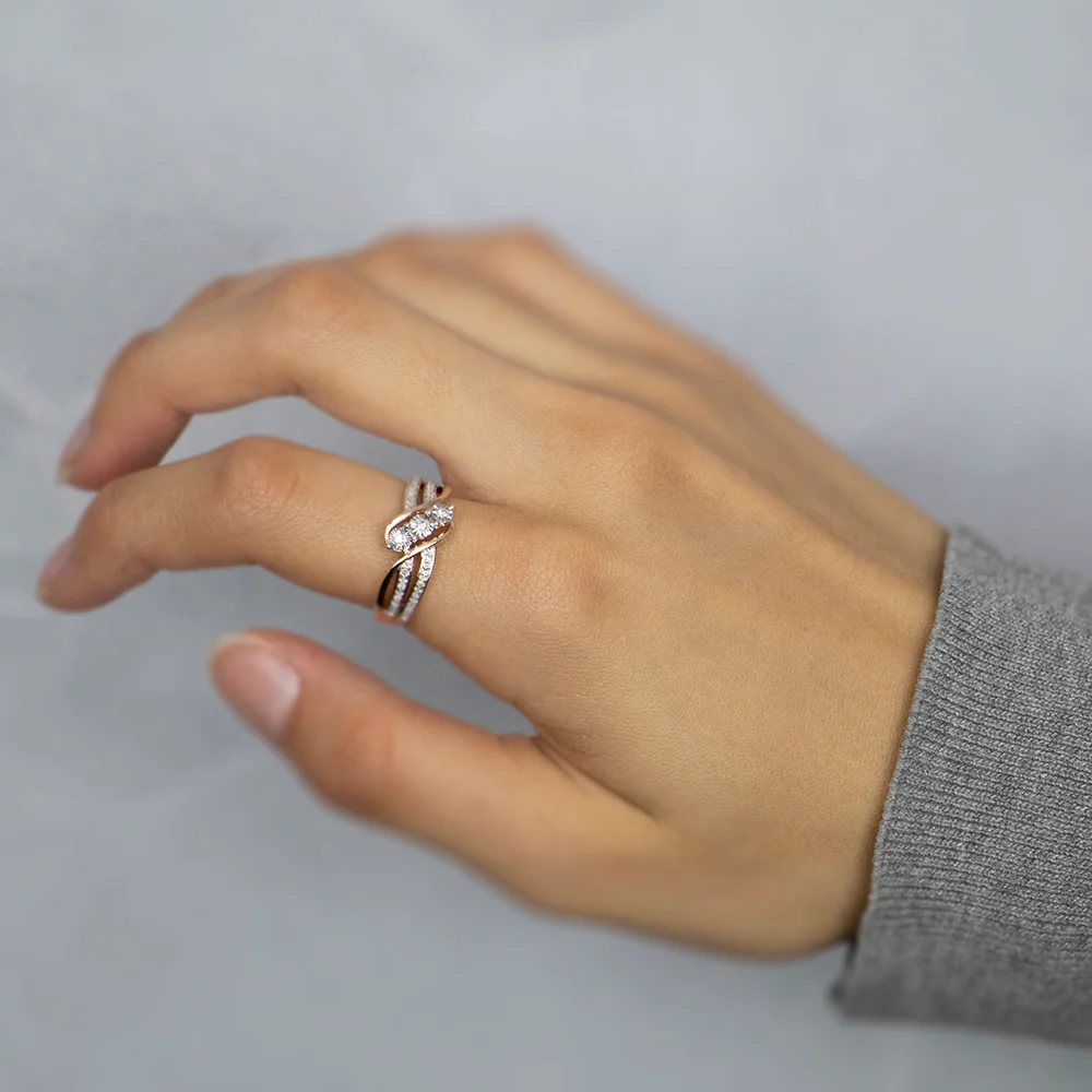 9ct Rose Gold Ring With 23 Brilliant Cut Diamonds - Image 3