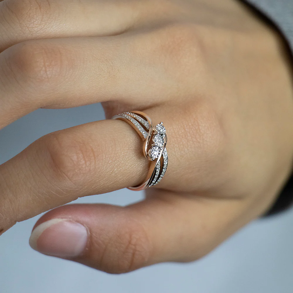 9ct Rose Gold Ring With 23 Brilliant Cut Diamonds - Image 4
