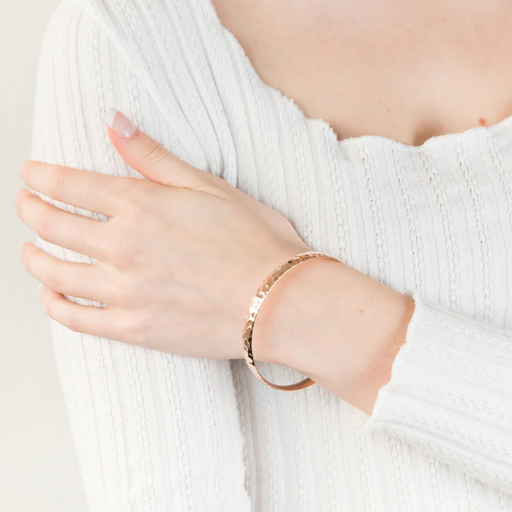 9ct Rose Gold Silverfilled Diamond Cut Bangle - Image 3