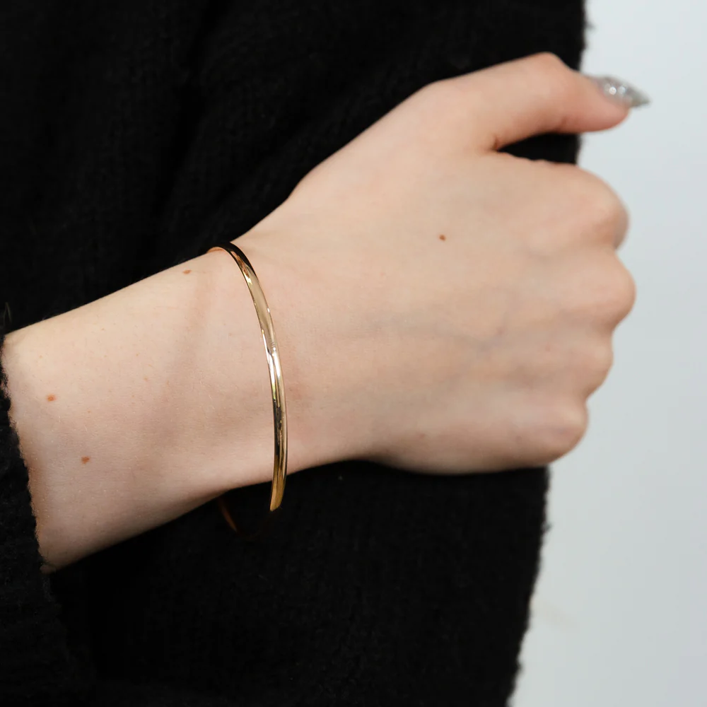 9ct Rose Gold Silverfilled Light Weight 3mm X 65mm Bangle - Image 2