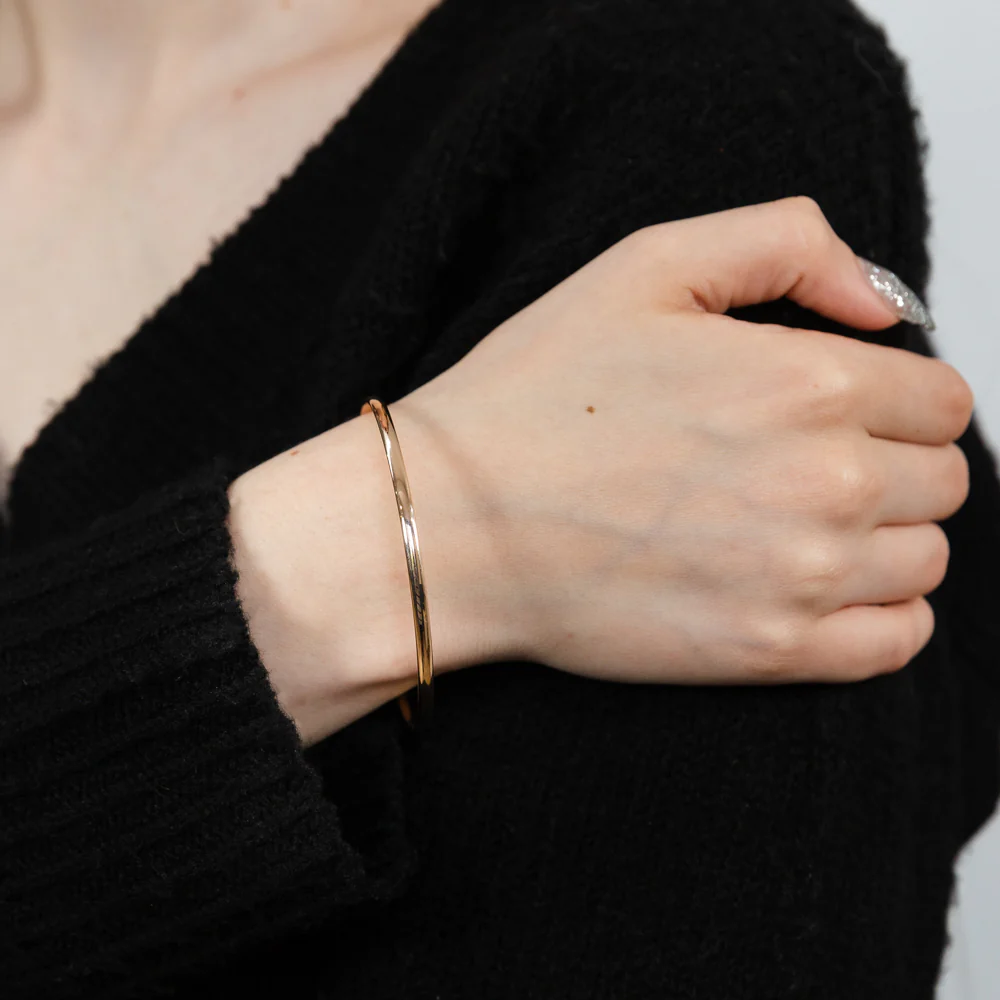 9ct Rose Gold Silverfilled Light Weight 3mm X 65mm Bangle - Image 3