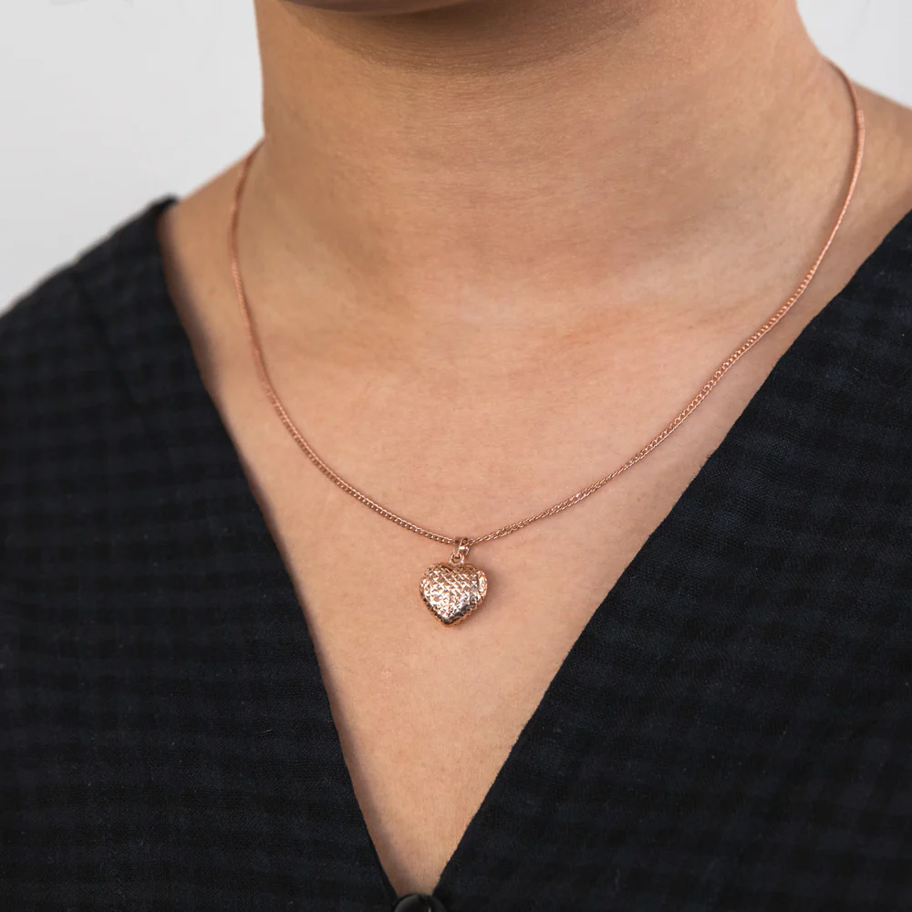 9ct Rose Gold Textured Diamond Cut Heart Pendant - Image 2
