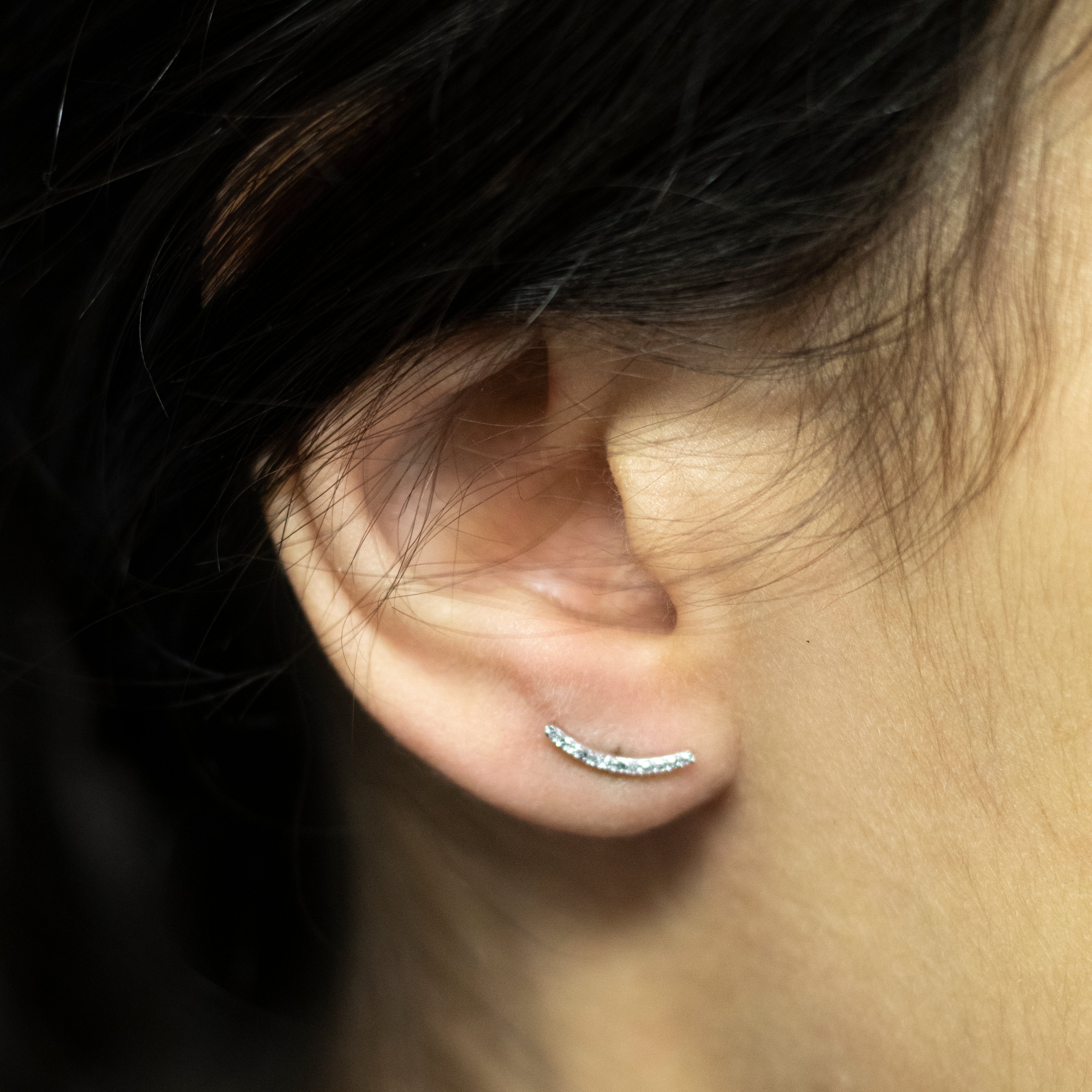 9ct White Gold 0.05 Carat Diamond Ear Climbers Stud Earrings - Image 4