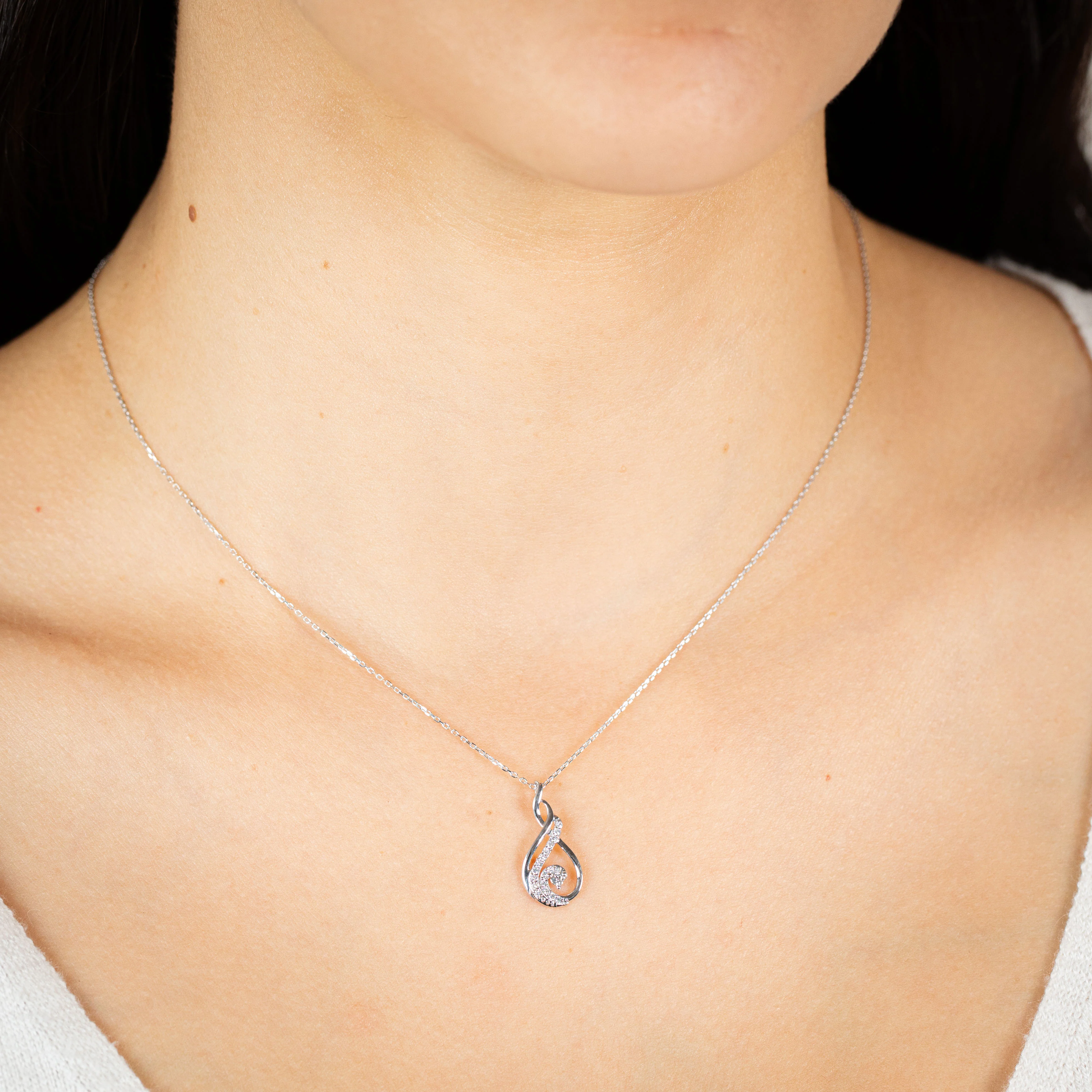 9ct White Gold 1/10 Carat Luminesce Lab grown Diamond Pendant on 42cm Chain - Image 2