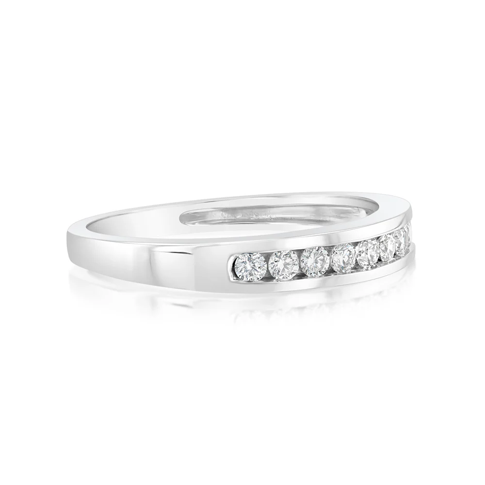 9ct White Gold 1/4 Carat Diamond Eternity Ring with 10 Brilliant Cut Diamonds - Image 2