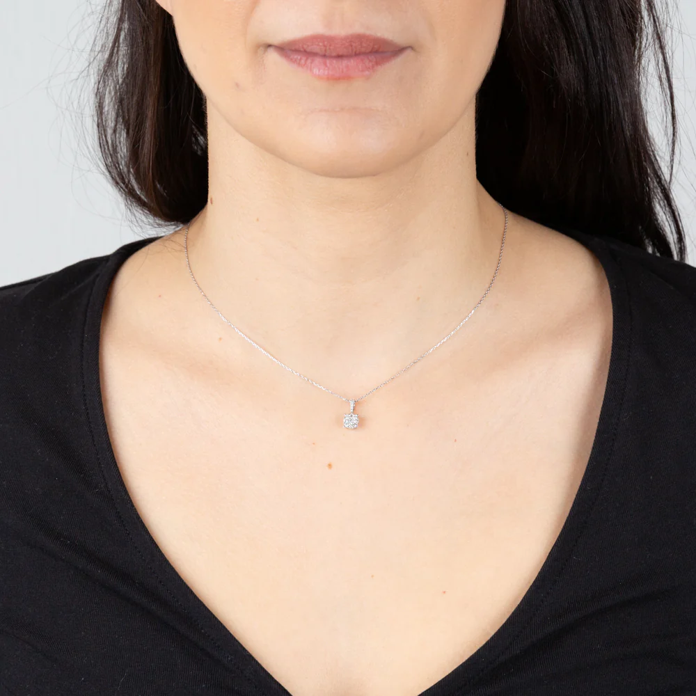 9ct White Gold 1/4 Carat Diamond Pendant On 40cm Chain - Image 2