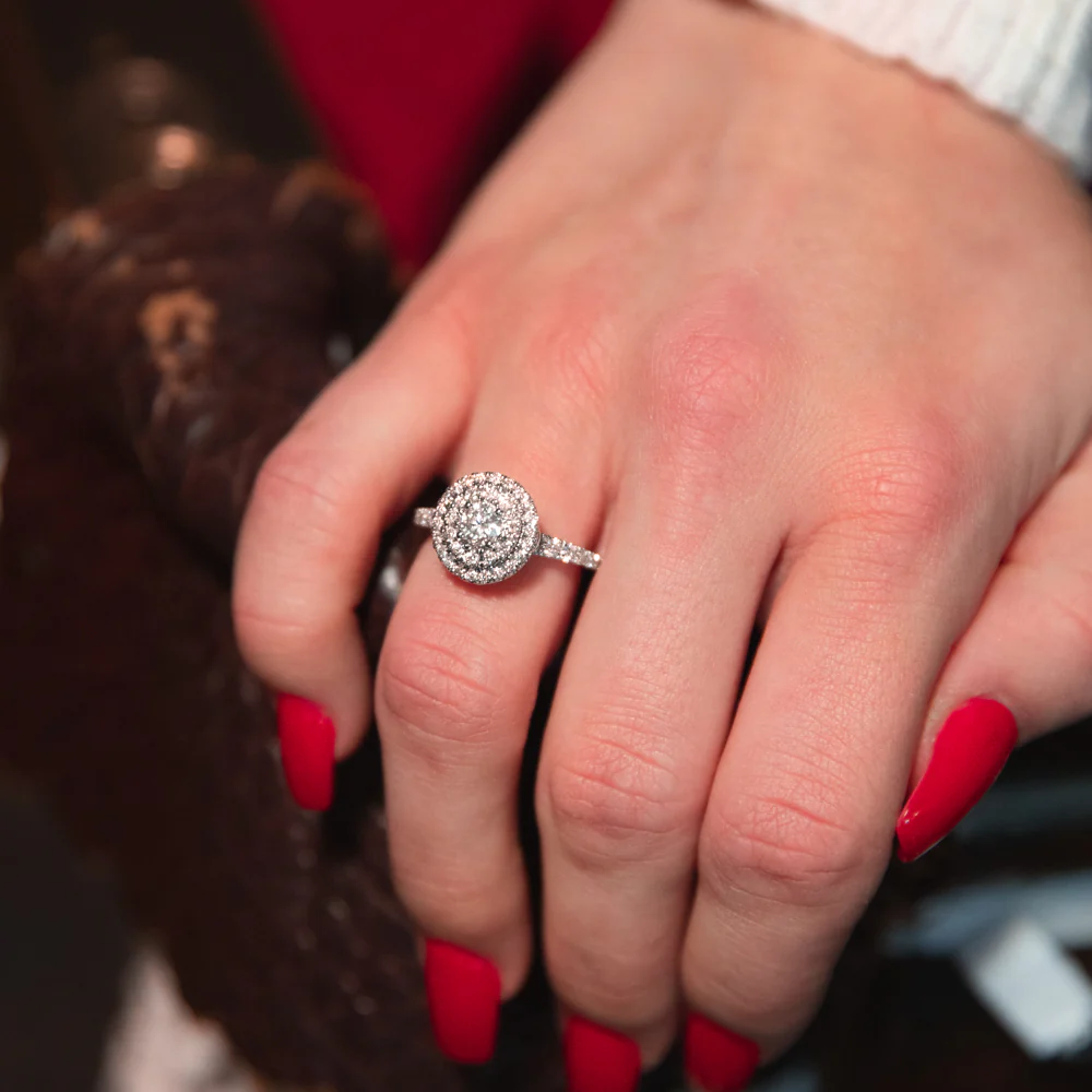 9ct White Gold 1 Carat Diamond Halo Ring - Image 2