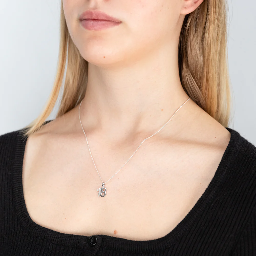 9ct White Gold 18 Pendant with 5 Diamonds - Image 2