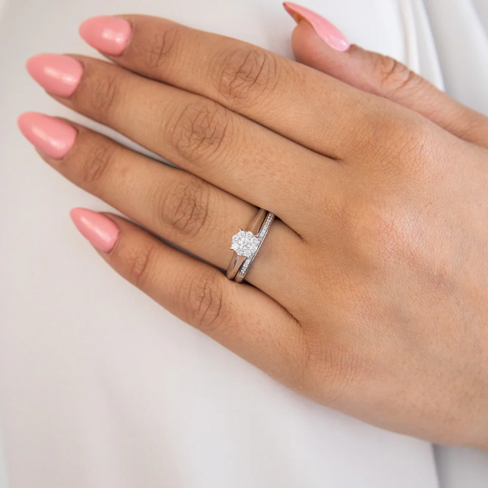9ct White Gold 2 Ring Bridal Set With 1/3 Carats Of Brilliant Cut Diamonds - Image 3