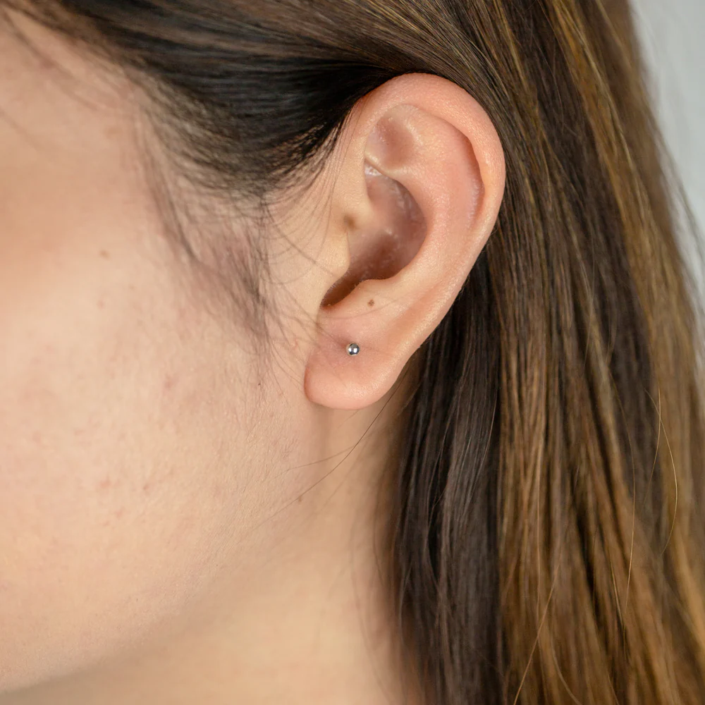 9ct White Gold 3mm Ball Stud Earrings - Image 2