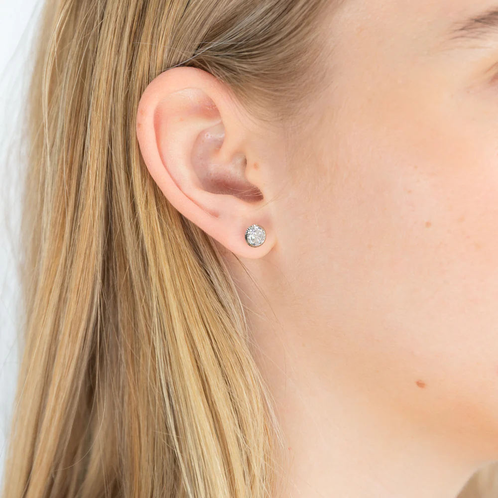 9ct White Gold 6mm Cubic Zirconia Stud Earrings - Image 2