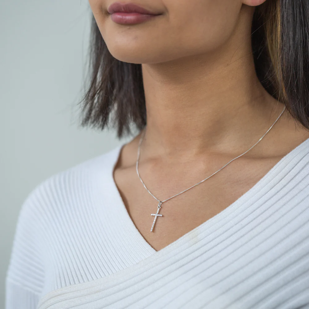 9ct White Gold Cross Pendant - Image 2