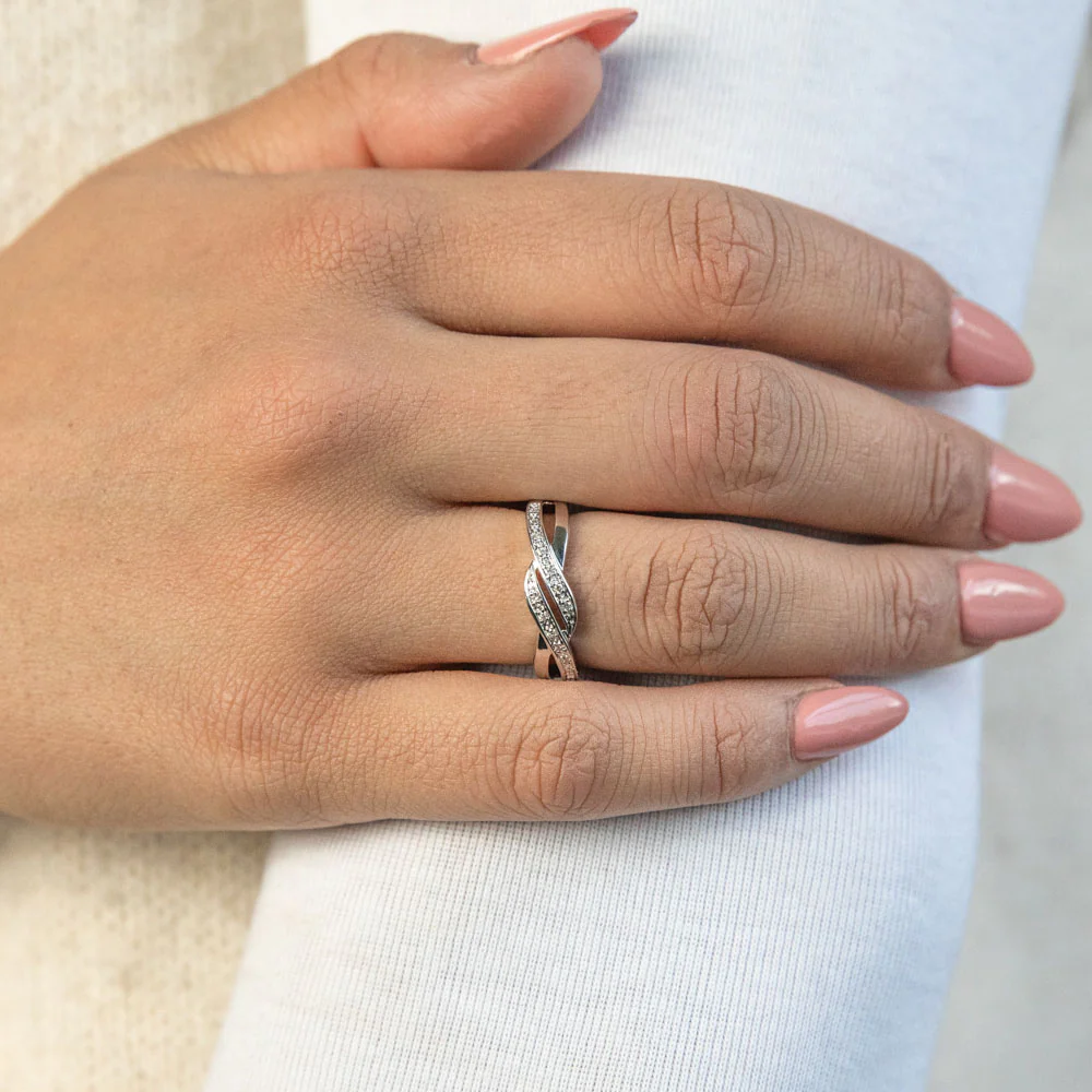 9ct White Gold Diamond Ring Set With 14 Brilliant Diamonds - Image 3