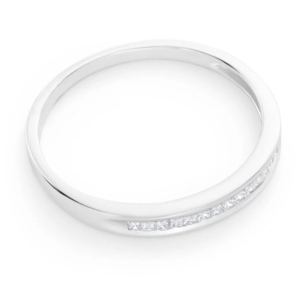 9ct White Gold Diamond Ring Set With 15 Princess Cut Diamonds - Image 2
