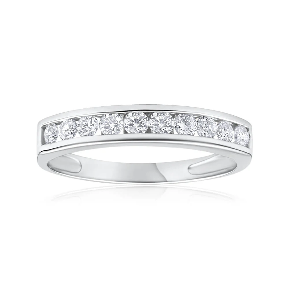 9ct White Gold Exquisite Diamond Ring - Image 3