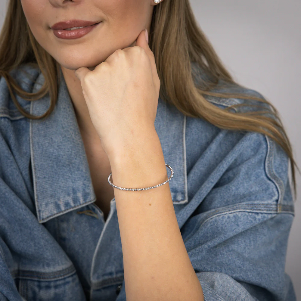 9ct White Gold Fancy 50mm X 60mm Bangle - Image 2