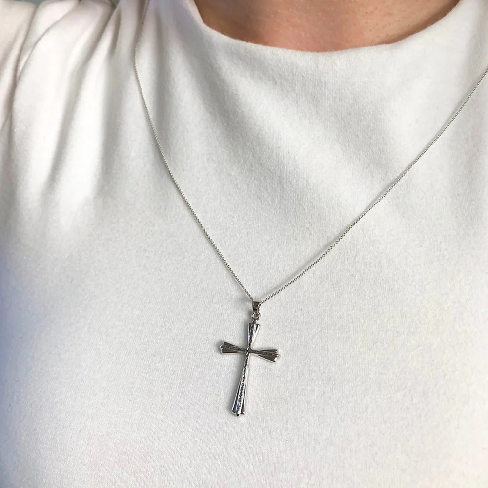9ct White Gold Fancy Cross Pendant - Image 2