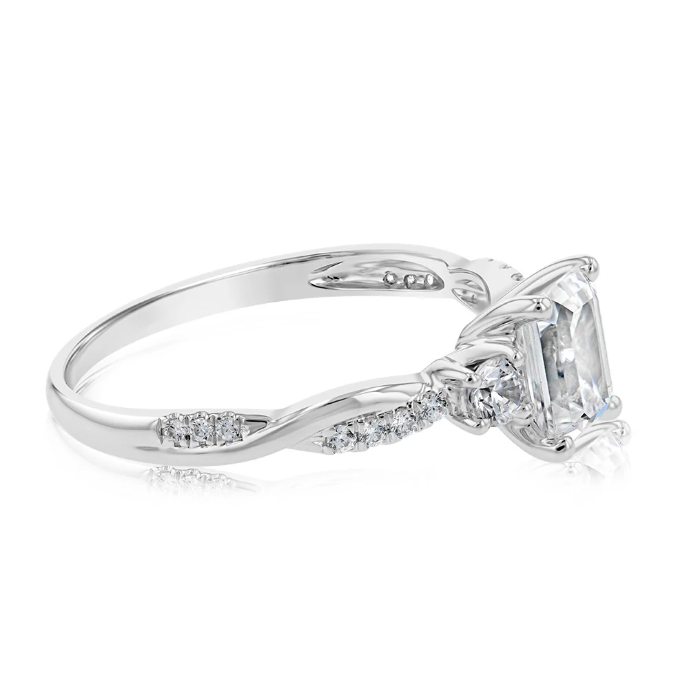 9ct White Gold Fancy Cubic Zirconia Ring - Image 2