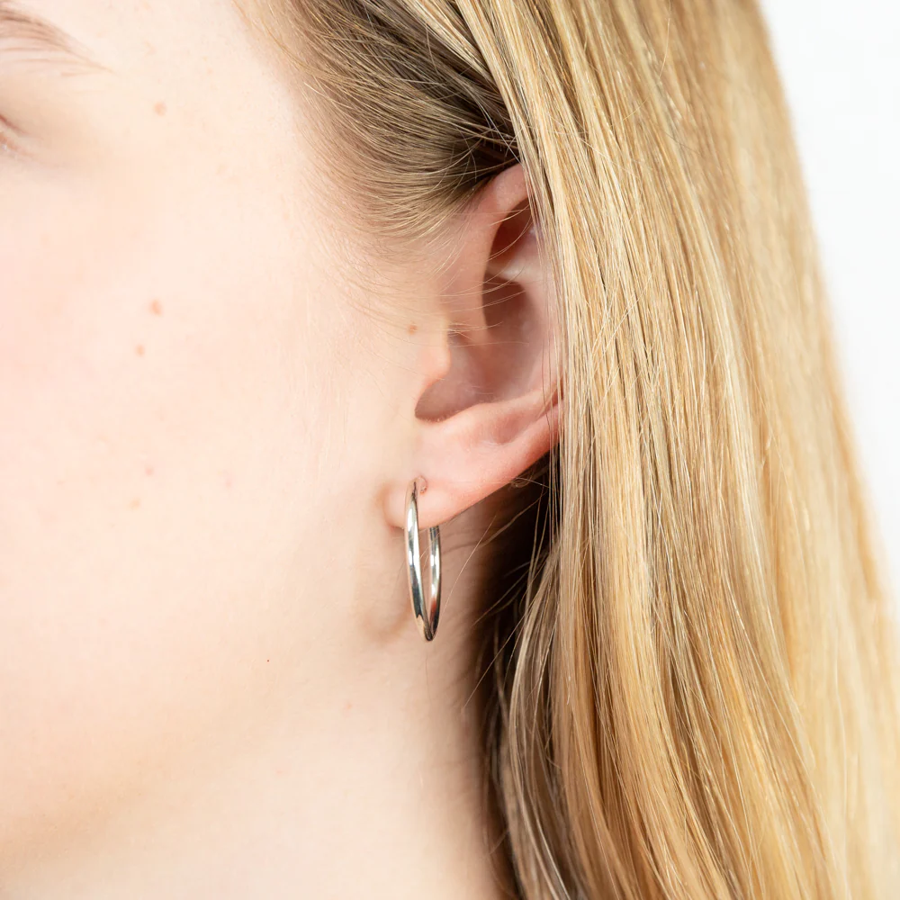 9ct White Gold Plain 20mm Hoops - Image 2