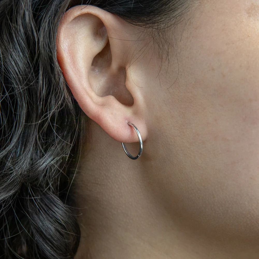 9ct White Gold Plain Hinged Twisted Hoop Earrings - Image 2