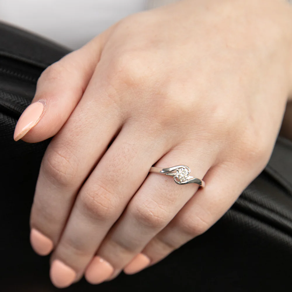 9ct White Gold Solitaire Ring With 3/8 Carat 6 Claw Set Diamond - Image 3