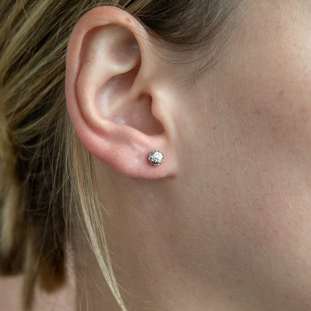 9ct White Gold Textured 5.5mm Stud Earrings - Image 2
