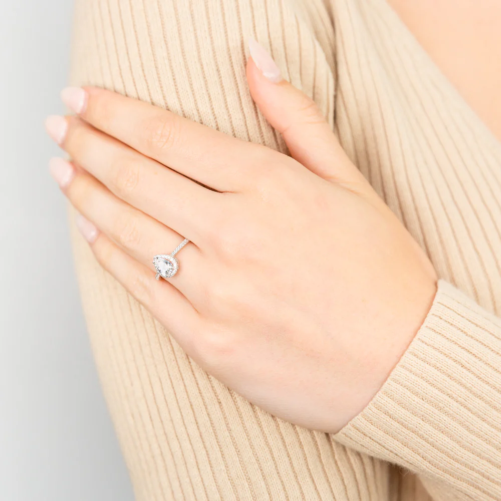 9ct White Gold Zirconia Pear Shaped Halo Ring - Image 3