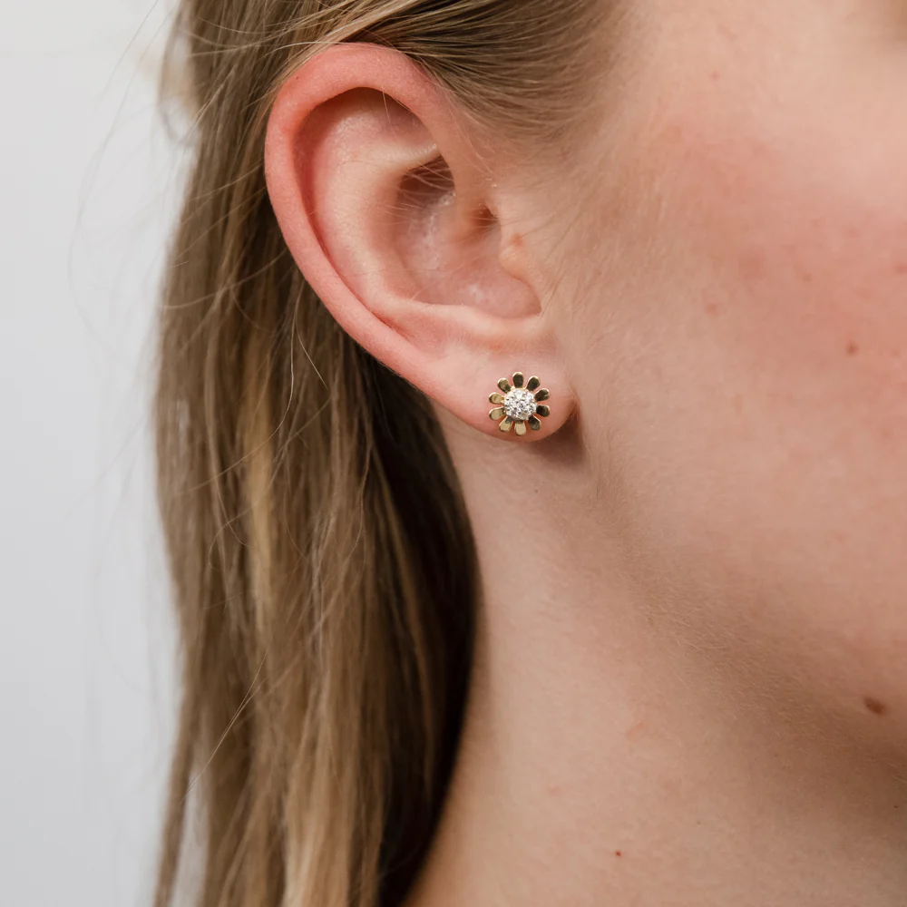 9ct Yellow And White Gold Two Tone Cubic Zirconia On Sunflower Stud Earrings - Image 2