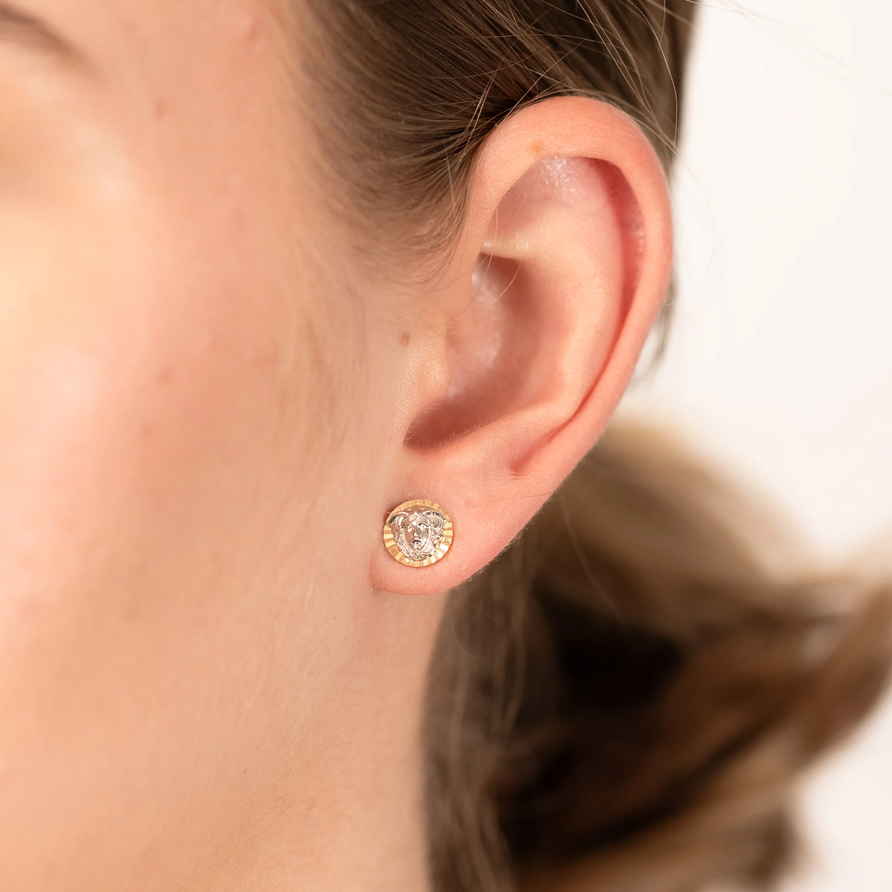 9ct Yellow And White Gold Two Toned Medusa Stud Earrings - Image 2