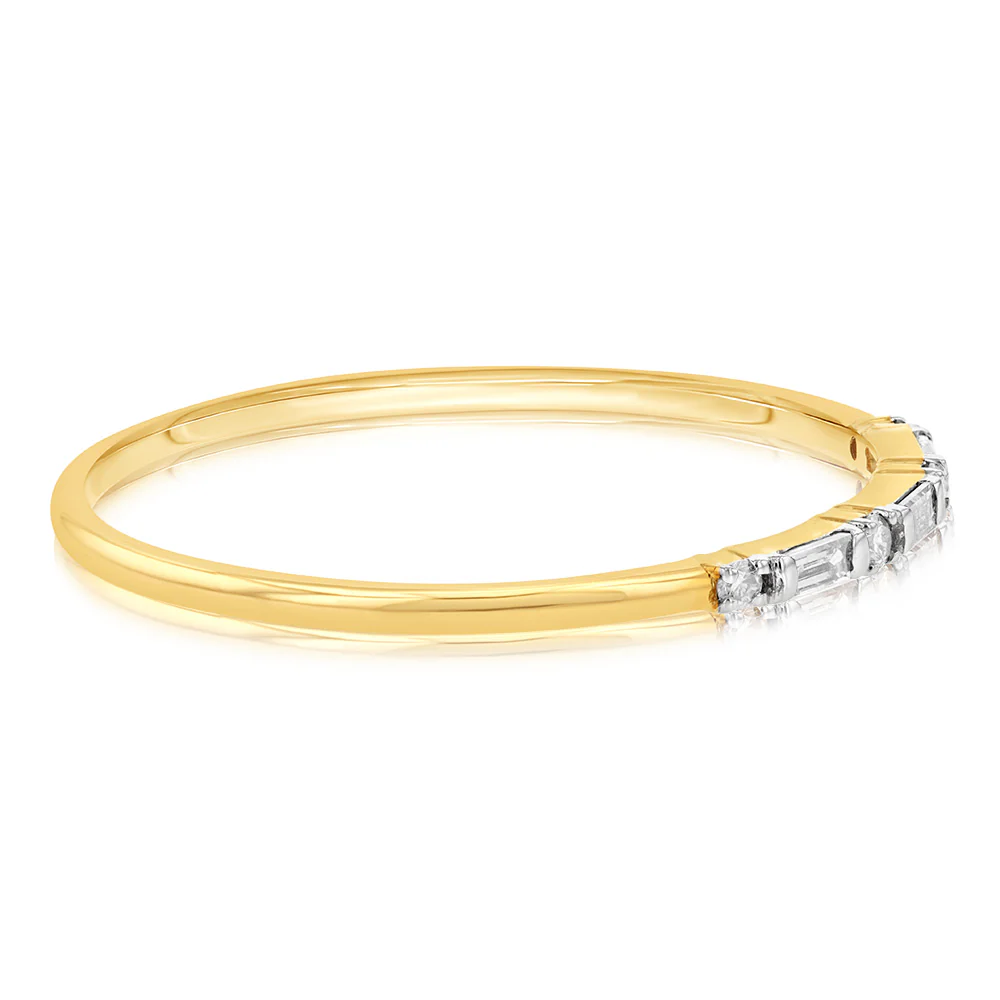 9ct Yellow Gold 0.10 Carat Diamond Eternity Ring with 4Brilliant & 3Baguette Diamonds - Image 2