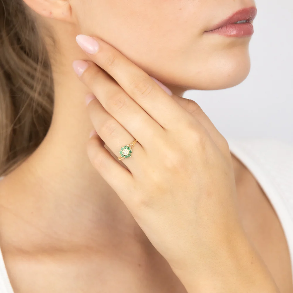 9ct Yellow Gold 0.45 Carat Natural Emerald & Diamonds Ring - Image 3