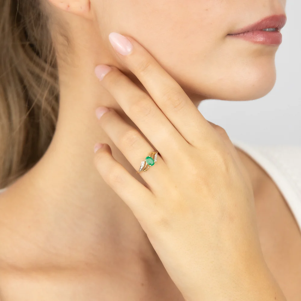 9ct Yellow Gold 0.55 Carat Natural Emerald & Diamonds Ring - Image 3