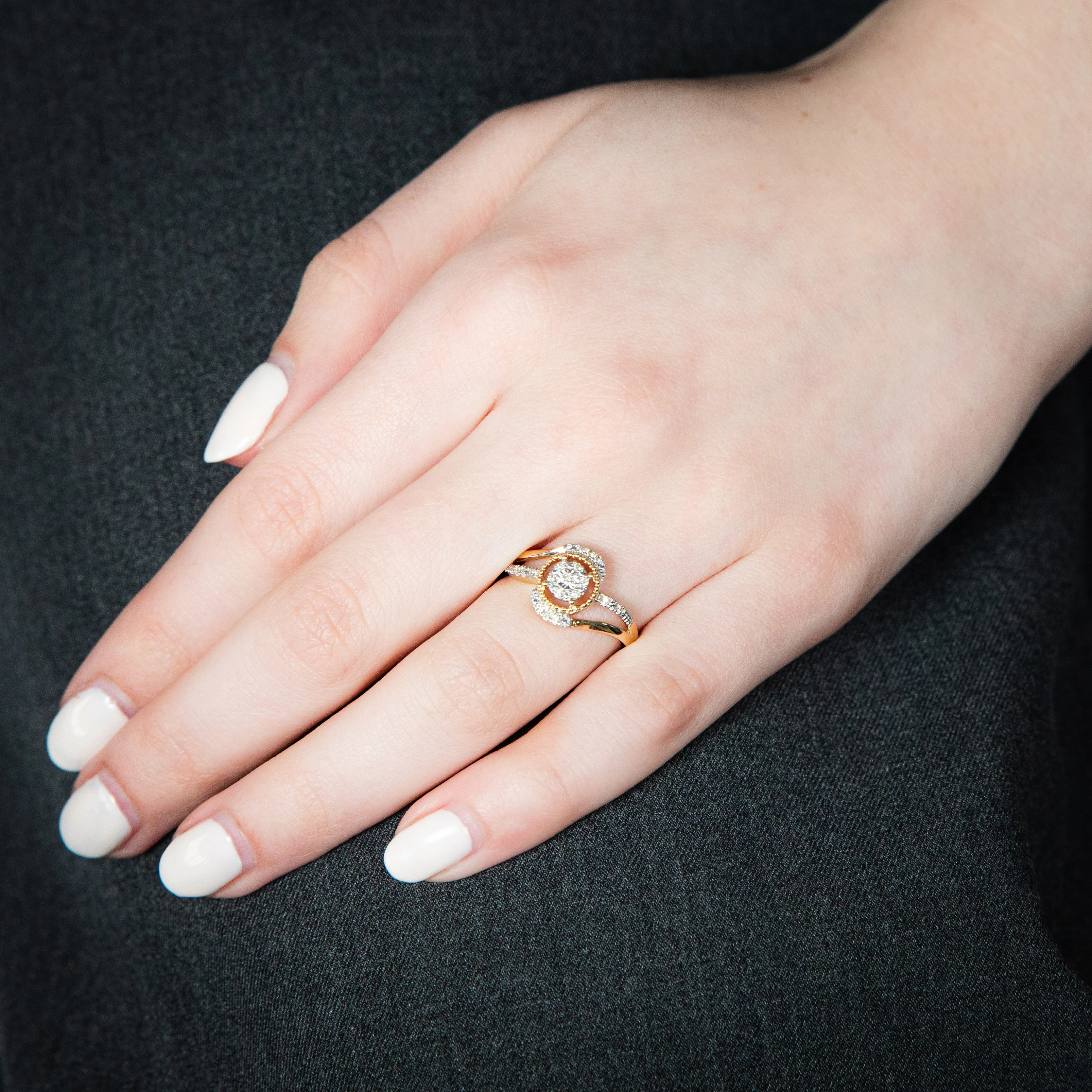 9ct Yellow Gold 1/10 Carat Diamond Dress Ring - Image 3
