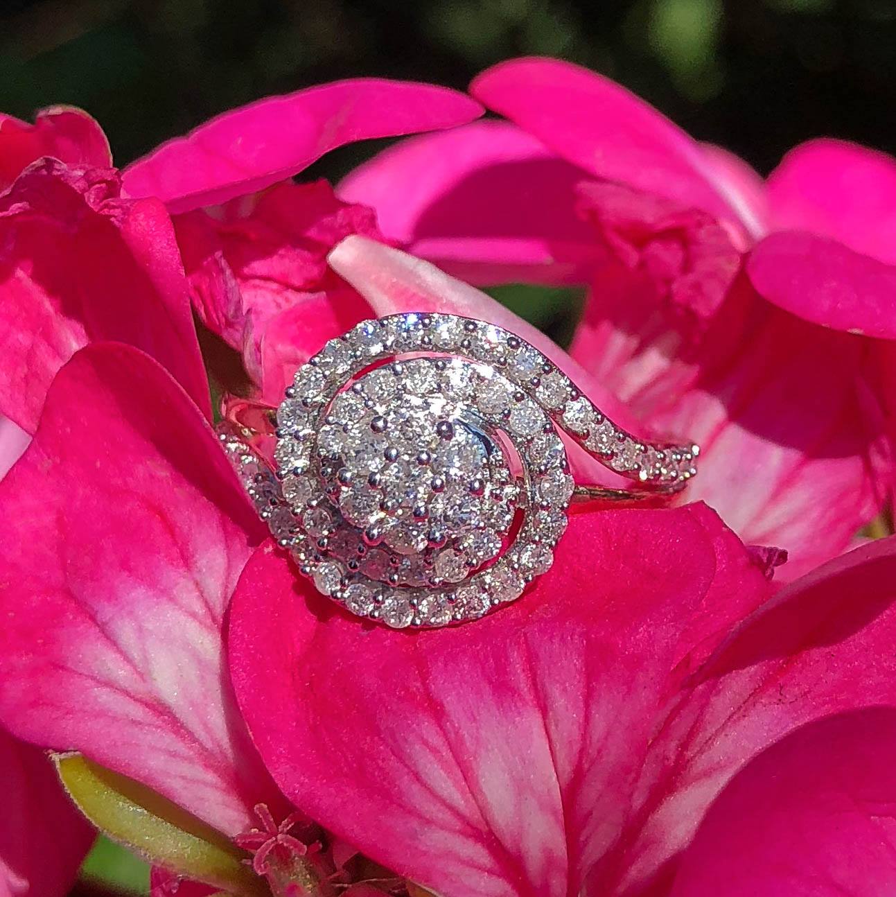 9ct Yellow Gold 1/2 Carat Diamond Ring Set with 59 Stunning Brilliant Diamonds - Image 3