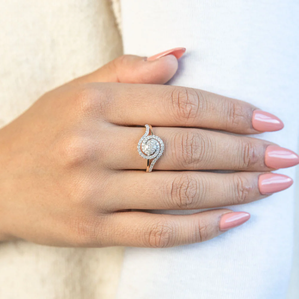 9ct Yellow Gold 1/2 Carat Diamond Ring Set with 59 Stunning Brilliant Diamonds - Image 4