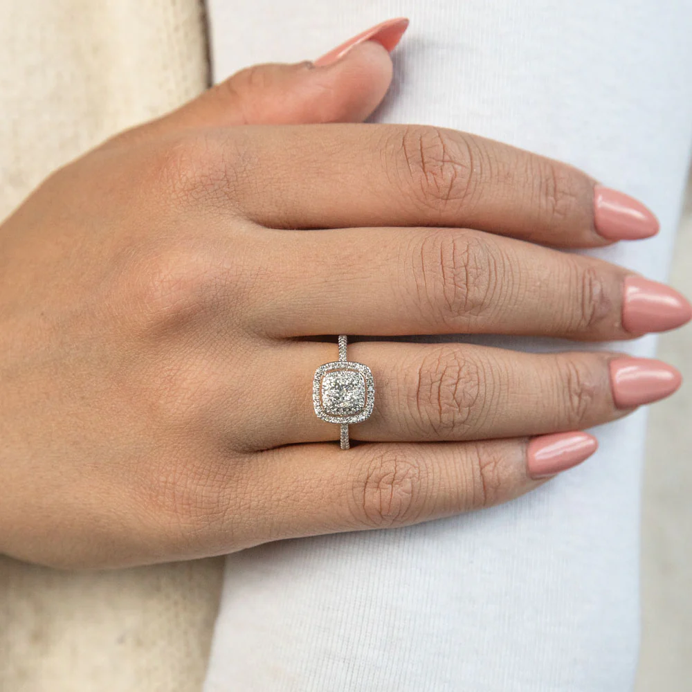 9ct Yellow Gold 1/2 Carat Diamond Ring Set With 73 Brilliant Cut Diamonds - Image 2